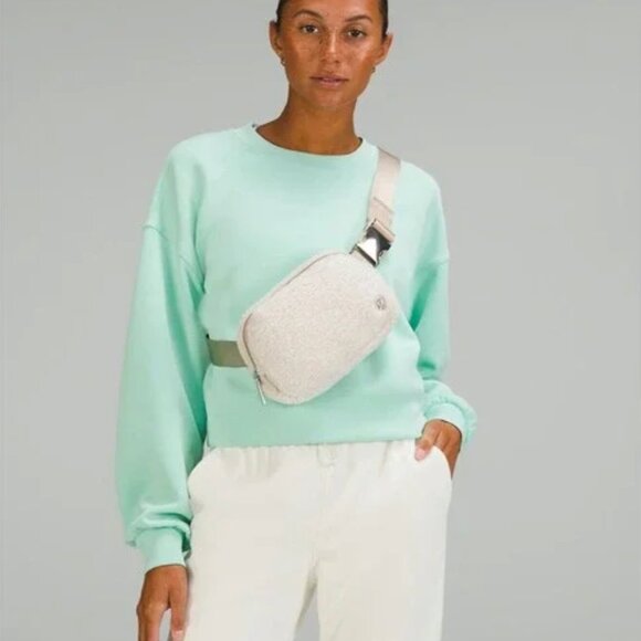 NWT, Lululemon Everywhere Belt Bag - Fleece, Natural Ivory - Silver Hardware - Picture 3 of 10